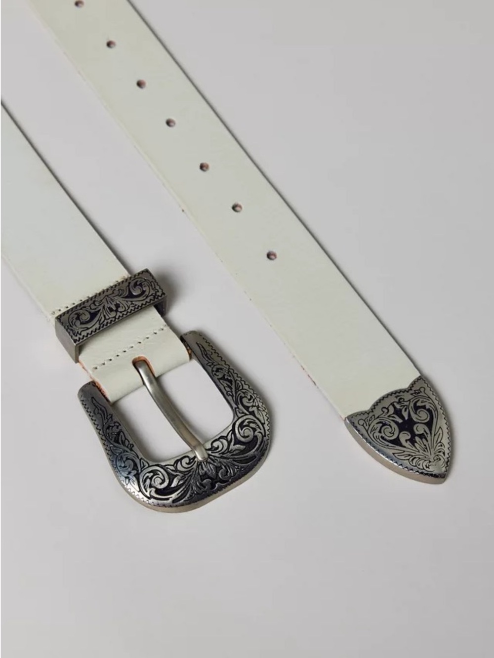 White Women's Western-Style 100% Leather Belt with Engraved Silver Buckle - BDG